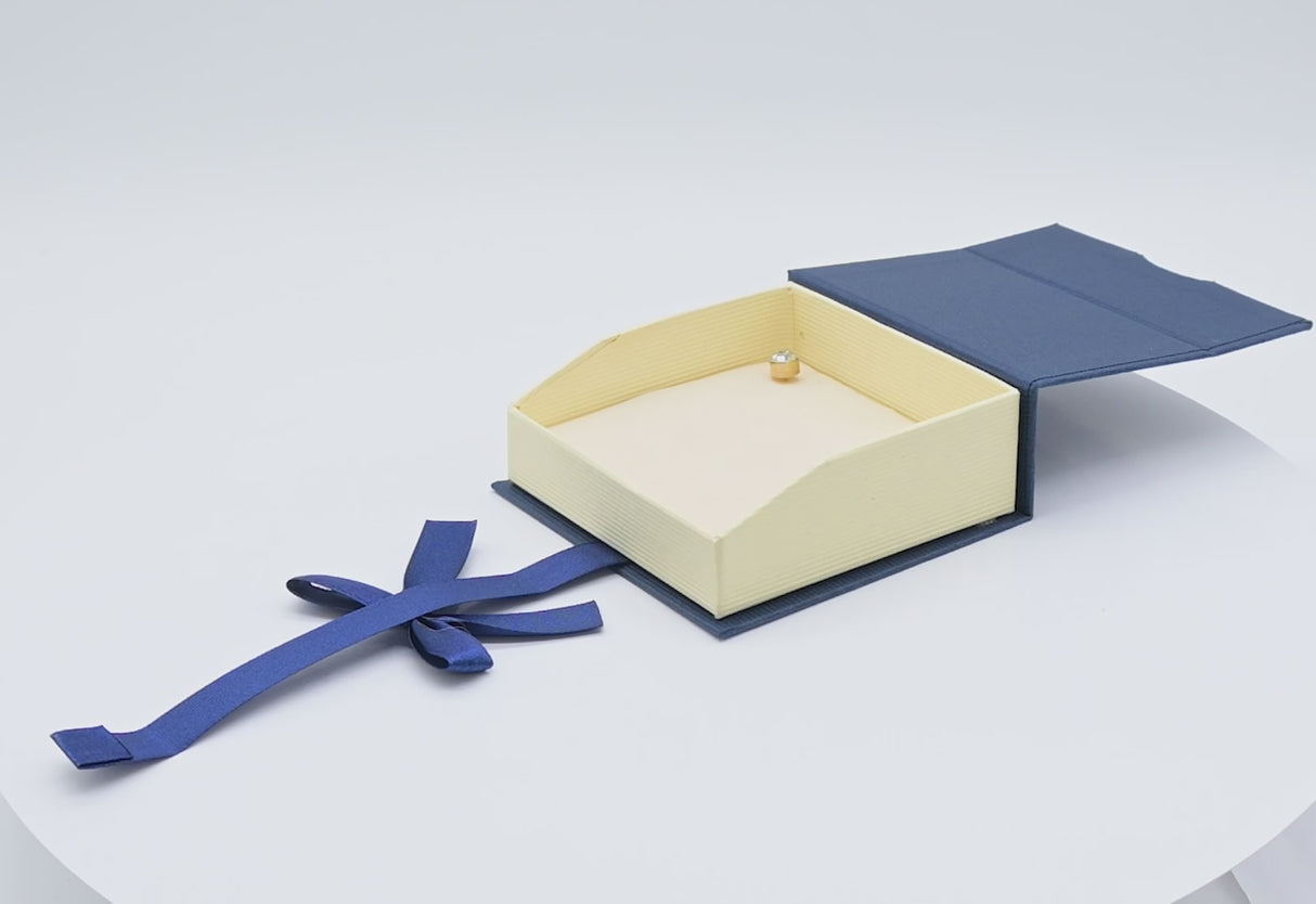 Blue and Cream Magnetic Ribbon Jewelry Pendant Box