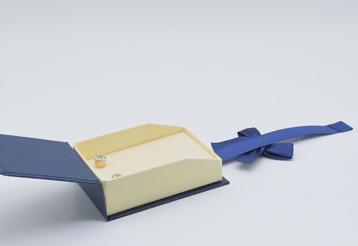 Blue and Cream Magnetic Jewelry Pendant Boxes