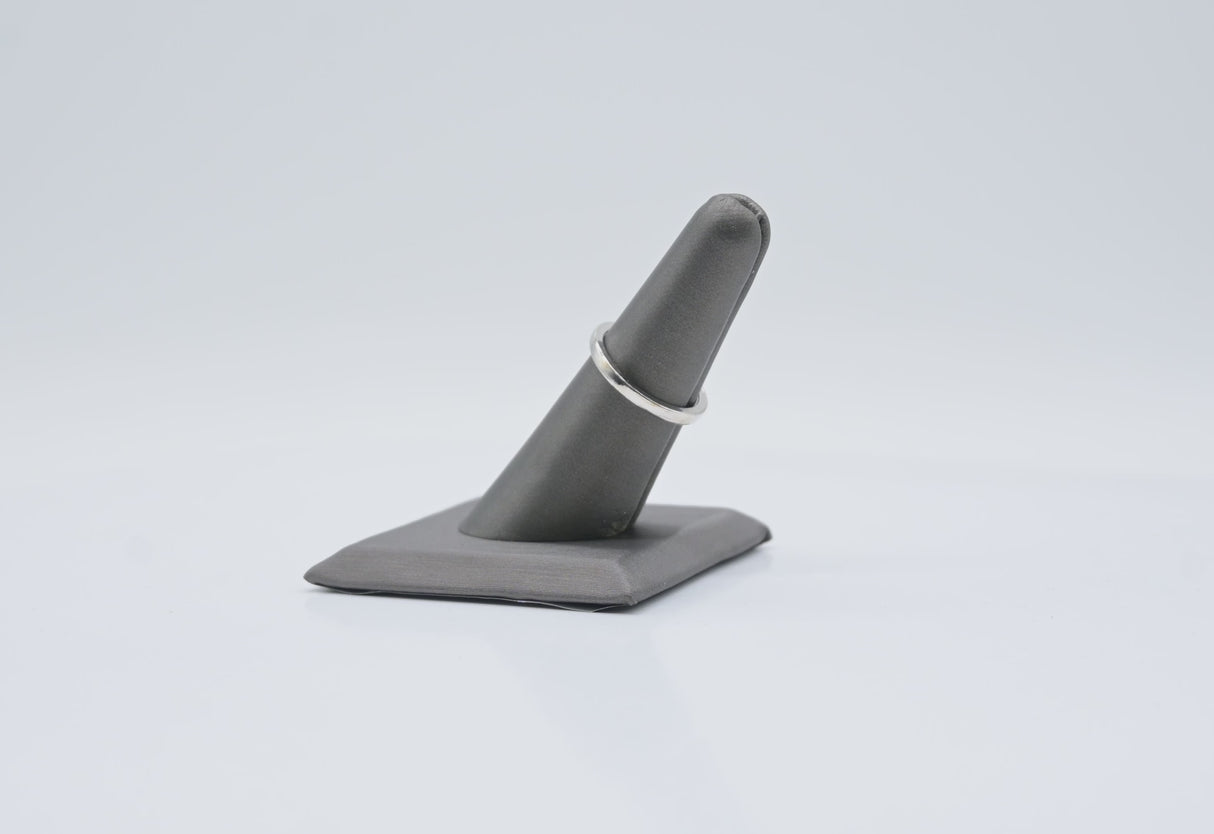 Steel Grey Leatherette Single Ring Finger Display