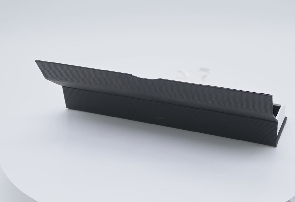 Black and White Magnetic Ribbon Jewelry Bracelet Boxes