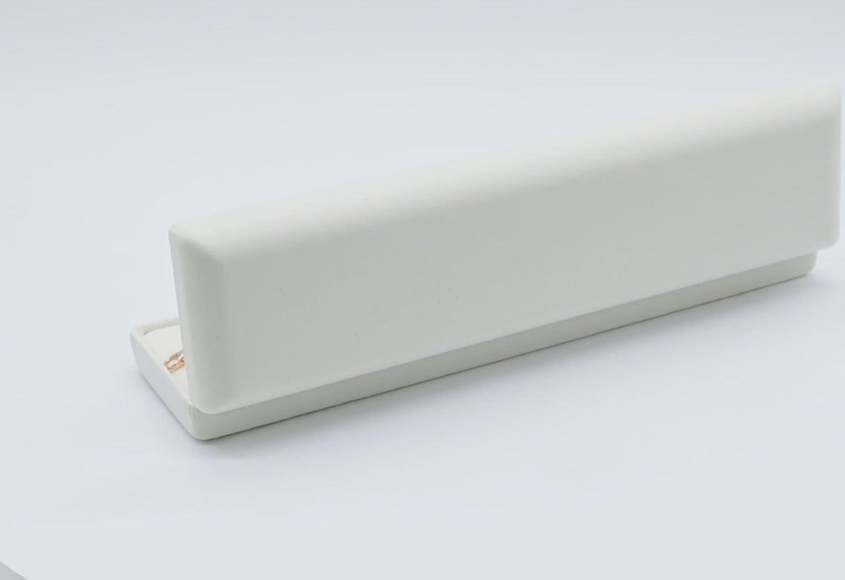 White Leatherette Jewelry Bracelet or Watch Box