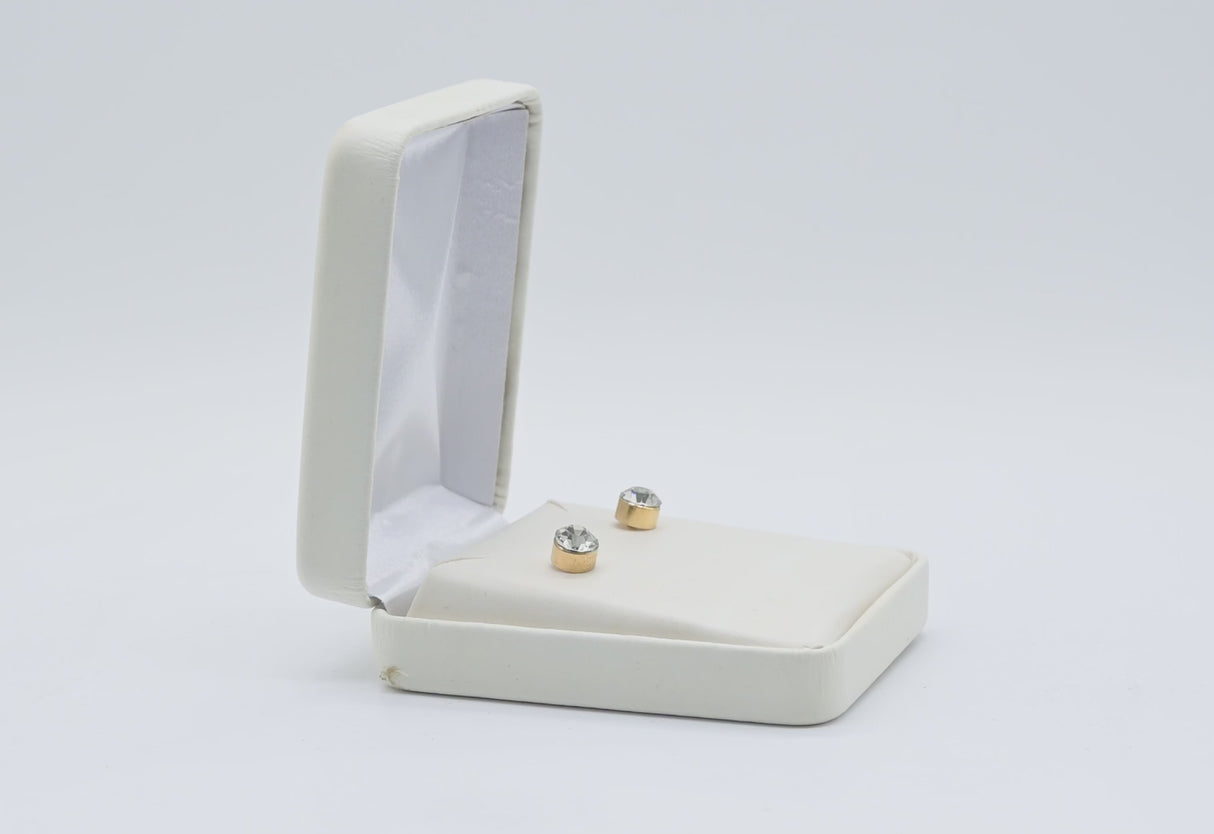 White Leatherette Jewelry Pendant or Earring Box