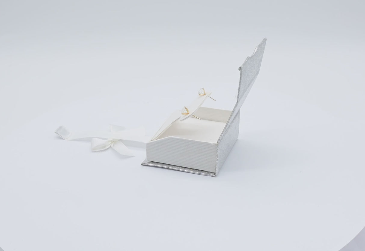 Silver and White Magnetic Ribbon Jewelry Earring or Pendant Gift Boxes