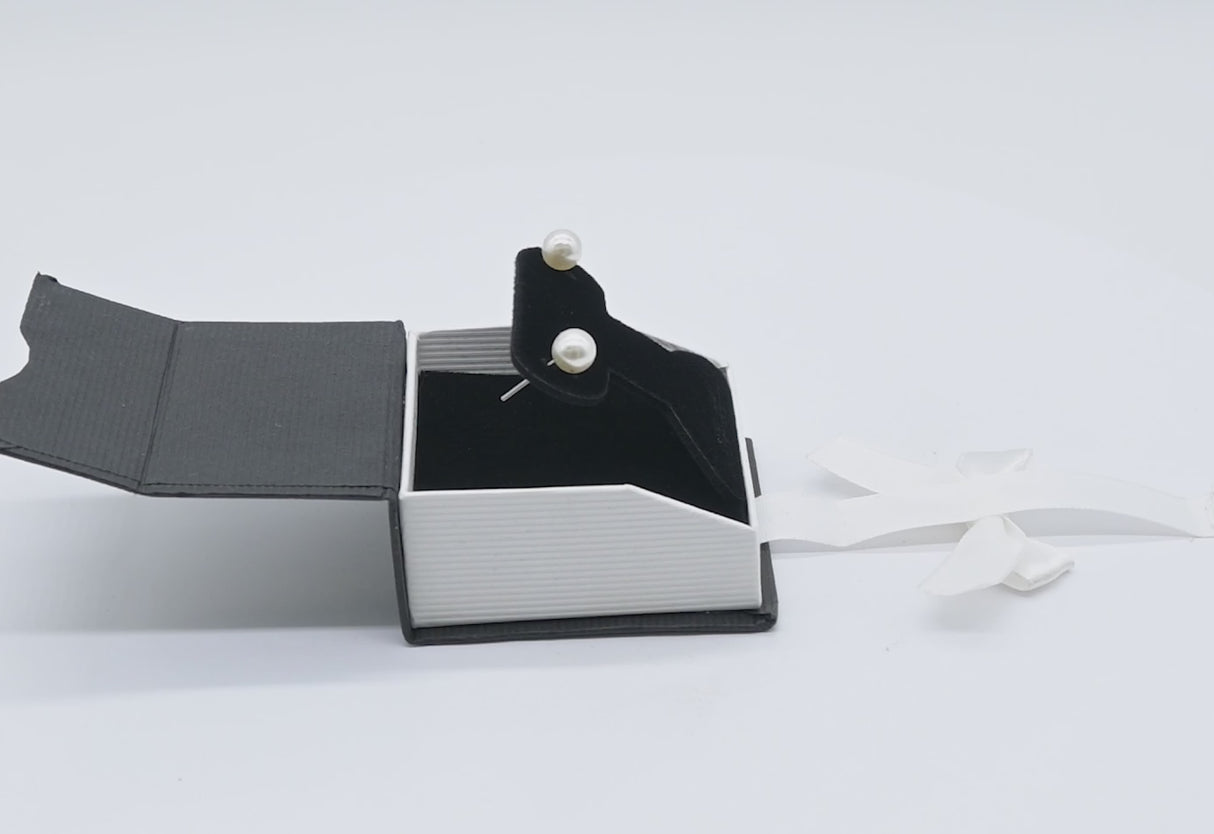Black and White Magnetic Ribbon Jewelry Earring or Pendant Boxes