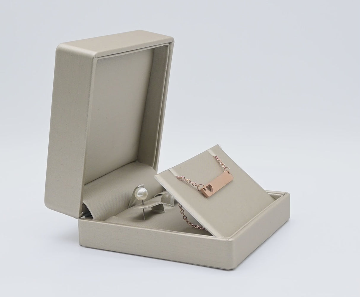 Luxury Silver Luna Leatherette Jewelry Pendant Gift Boxes